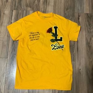 Small short sleeve yellow fashion nova love tshirt